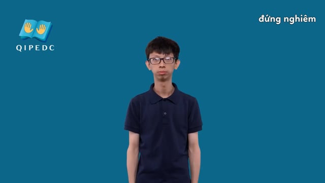đứng nghiêm